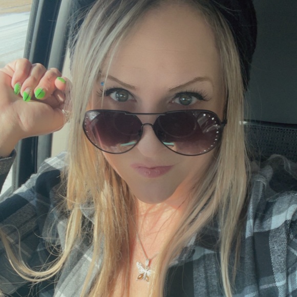 Meet your Posher, Lee - Picture 1 of 1